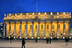 Eclairage du Grand Théâtre de Bordeaux place de la comédie | Photo Bernard Tocheport