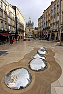 Détail sur la fontaine de la place du Palais à Bordeaux | Photo 33-bordeaux.com