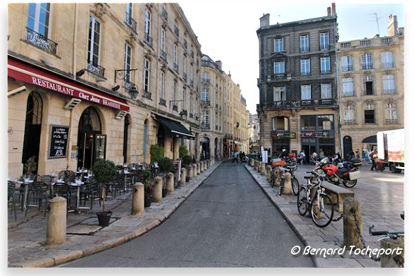 Restaurants de la place du parlement à Bordeaux | Photo Bernard Tocheport