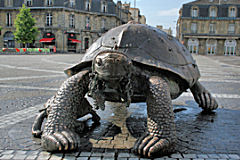 Bordeaux la tortue Theimer de la place de la Victoire | Photo Bernard Tocheport