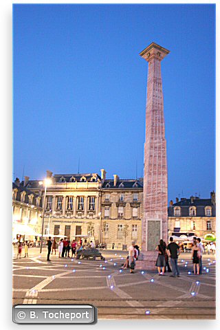 Bordeaux ambiance nocturne place de la Victoire | Photo Bernard Tocheport