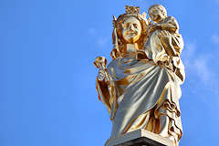Bordeaux statue et enfant Notre Dame d'Aquitaine place Pey Berland | Photo Bernard Tocheport 