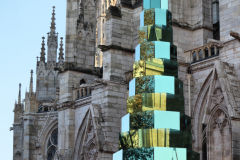 Bordeaux reflets miroir du sapin de Noël devant la cathédrale | Photo Bernard Tocheport 