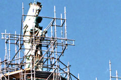  Statue Notre Dame d'Aquitaine au sommet de  la Tour Pey Berland |  Photo 33-bordeaux.com