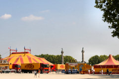 Bordeaux chapiteau cirque PINDER Place des Quinconces |  photo 33-bordeaux.com