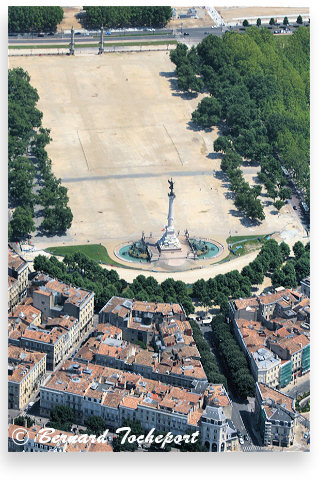 Bordeaux photo aérienne de la Place des Quinconces | Photo Bernard Tocheport