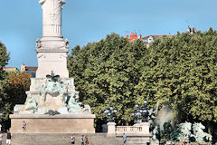 Bordeaux le monument et la fontaine des Girondins Place des Quinconces | Photo Bernard Tocheport