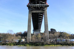 Bordeaux : piliers du pont d'Aquitaine