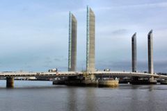 Décembre 2012 tests de charge du pont Chaban Delmas  | 33-bordeaux.com