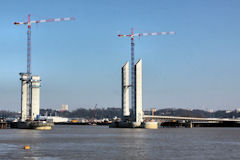 Mars 2012 construction des piliers | 33-bordeaux.com