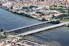 Bordeaux vue aérienne de 3 ponts sur la Garonne | Photo Bernard Tocheport