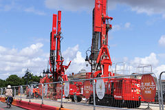 2025 engins de chantier travaux du pont de pierre | Photo Bernard Tocheport