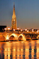 Bordeaux flèche Saint Michel et pont de pierre | Photo Bernard Tocheport