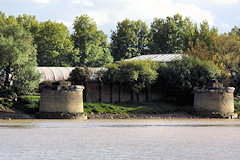 Piliers du pont transbordeur de Bordeaux - 33-bordeaux.com