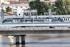 Bordeaux le pont routier Saint Jean devant les ponts ferroviaires | Photo 33-bordeaux.com