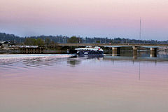 Bordeaux le pont Saint Jean et coucher de soleil sur la Garonne | Photo 33-bordeaux.com