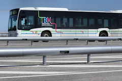 Bordeaux bus TBM circulant sur le pont Simone Veil | Photo Bernard Tocheport