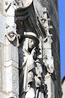 Le Cardinal d'Epernay et archevêque de Bordeaux représenté sur  la Porte Cailhau | Photo Bernard Tocheport
