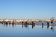 Ambiance Bordeaux plage sur le miroir-  photo 33-bordeaux.com