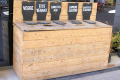 Eco système Darwin Bordeaux : container bois de récupération | Photo 33-bordeaux.com