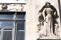 Bordeaux sculpture "Dames de France" rue Sainte Catherine | Photo Bernard Tocheport