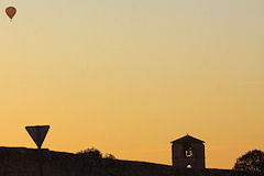 Saint Emilion montgolfière au coucher du soleil
