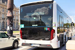 Bordeaux essai Bus électrique MAN City 12 E devant la bourse | photo Bernard Tochaport