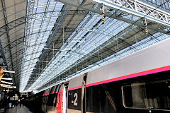 Train TGV et luminosite retrouvée pour la verrière de Gare Saint Jean Bordeaux | photo 33-bordeaux.com