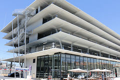 Commerces et nouveau parking Gare Saint Jean Belcier à Bordeaux | photo 33-bordeaux.com