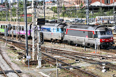 Arrivée en Gare Saint Jean Bordeaux d'un train Intercités | photo 33-bordeaux.com