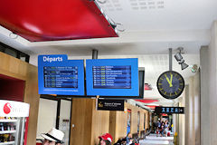 Panneaux d'affichage hall 2 de la Gare Saint Jean Bordeaux | photo 33-bordeaux.com