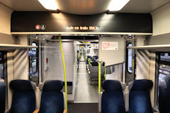 Aménagement intérieur voiture passagers Train Express Régional | Photo Bernard Tocheport