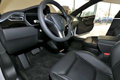 Intérieur et volant TESLA Model S automobile électrique | photo 33-bordeaux.com