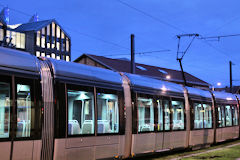 Wagons éclairés du tram de Bordeaux  -  photo 33-bordeaux.com