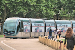 Tram publicité abonnements foot Girondins de Bordeaux  -  photo 33-bordeaux.com