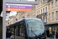 Tram de Bordeaux HÔTEL DE VILLE lignes A et F Aéroport | Photo Bernard Tocheport