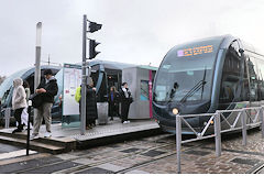 Bordeaux Porte de Bourgogne tram ligne C destination Parc des Expositions | Photo Bernard Tocheport