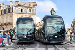 Bordeaux place Tourny tout premier passage de 2 rames côte à côte de la ligne D | Photo Bernard Tocheport