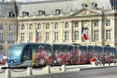 Tramway de Bordeaux habillage Rugby -  photo 33-bordeaux.com