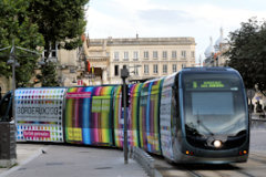 Tramway décoré pour la candidature de Capitale Européenne de la culture -  photo 33-bordeaux.com