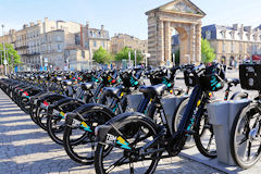 Place de la Victoire Bordeaux  stations vélos en libre service | photo Bernard Tocheport