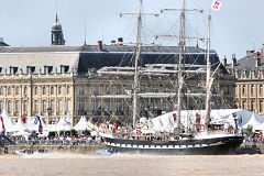 Juin 2005 3 mâts Belem à Bordeaux pour la Fête du fleuve | Photo Bernard Tocheport