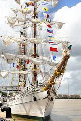 Proue du Cuauhtemoc 3 mâts barque du Mexique à Bordeaux | Photo Bernard Tocheport