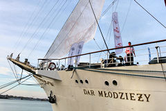Proue du Dar Mlodziezy voilier polonais en escale à Bordeaux | Photo Bernard Tocheport