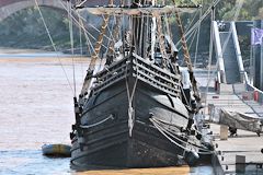 Le trois Mâts Nao Victoria au ponton d'honneur de Bordeaux | Photo Bernard Tocheport