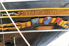Détail sur la poupe du Stad Amsterdam 3 mâts des Pays Bas à Bordeaux | Photo Bernard Tocheport
