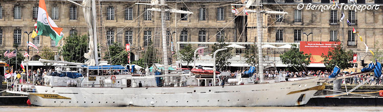 Le 3 mâts Indien Tarangini au ponton d'honneur de Bordeaux