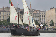 Vera Cruz Caravelle du Portugal naviguant sur la Garonne à Bordeaux | Photo Bernard Tocheport