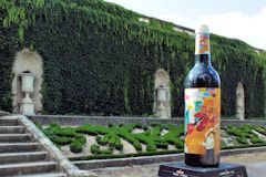 Exposition bouteille décorée : Bordelaise XXL -  photo 33-bordeaux.com