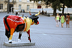 Cow Parade de Bordeaux : la vache de l'artiste LEM